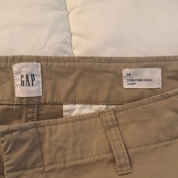 GAP Tan Bermuda Shorts Casual Cotton Blend - Picture 2 of 3